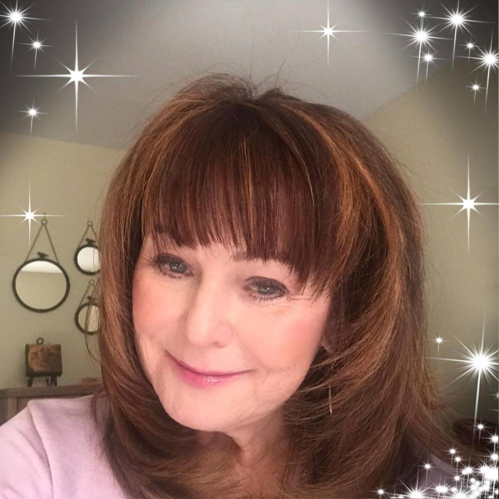 Meet your Posher, Elaine